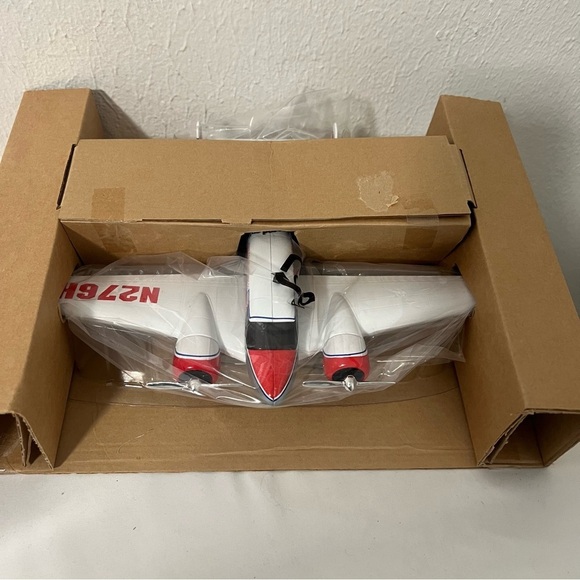 Vintage Humble Model 18 Twin Beech Die Cast Airplane Bank Box N276H - Picture 6 of 6